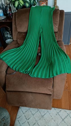 Wide legs pants pleated size medium
