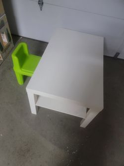 Kids table a d chair