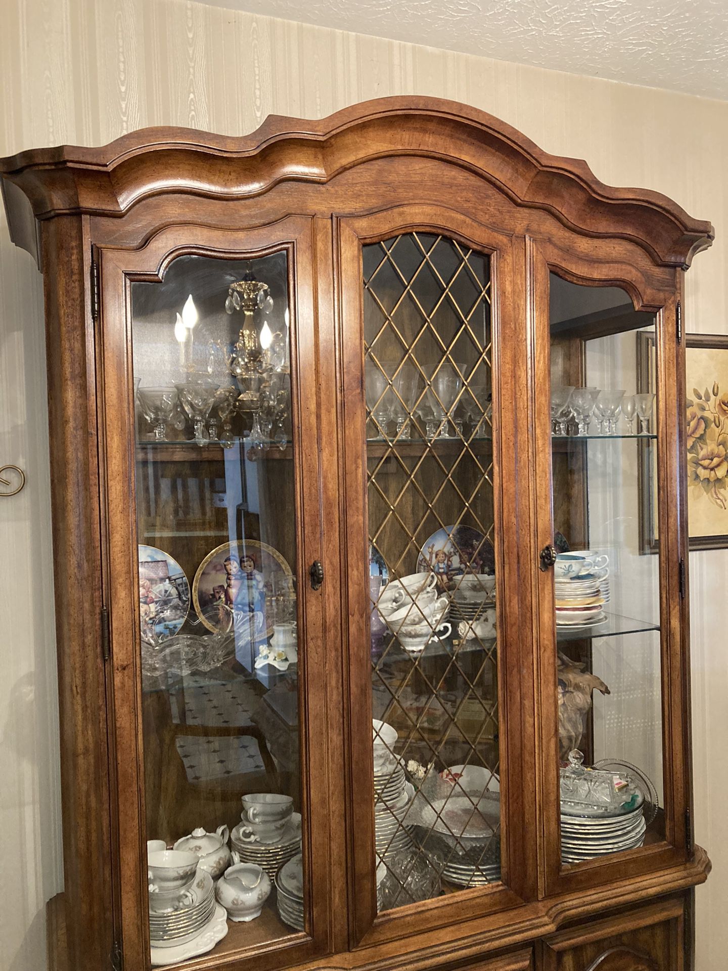 China Cabinet With Storage Shelves And Drawers