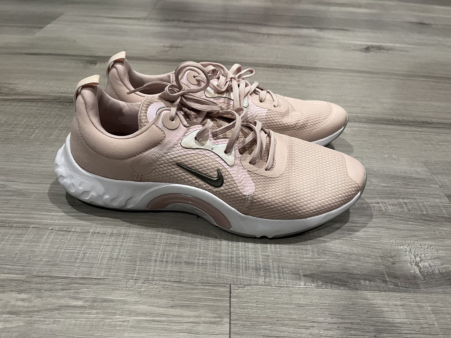 Nike Womens Renew In Season TR 11 DA1349-600 Pink Running Shoes - Size 9