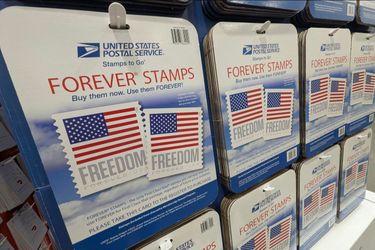 🇺🇸10 Rolls of 100 SEALED USPS Forever Postage Stamps - Fast 48hr Delivery!
