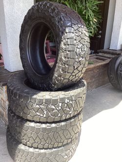 275/70/17 TOYO RT TRAILS TIRES