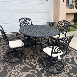 Patio Furniture 🌷No issues 🌷Delivery available for a fee with a deposit 🙏