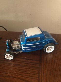 1:18 Die Cast 1932 Deuce Coupe Blue  Beach Boys