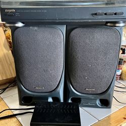 AIWA Turntable /Speakers with Pyle Mini Amp