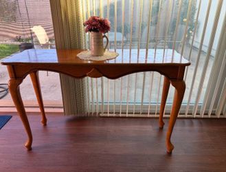 Queen Anne Style Wood Console Table