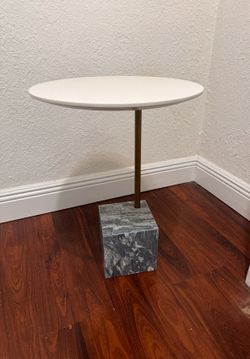 Side Table Very Urban And Modern - Stone Base / Sturdy a 