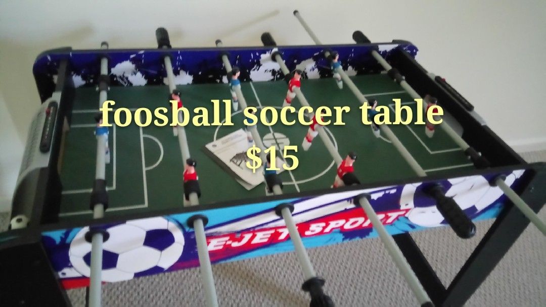 Foosball soccer table