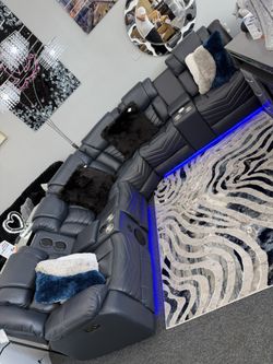 Power Reclining Sectional W/ Speakers