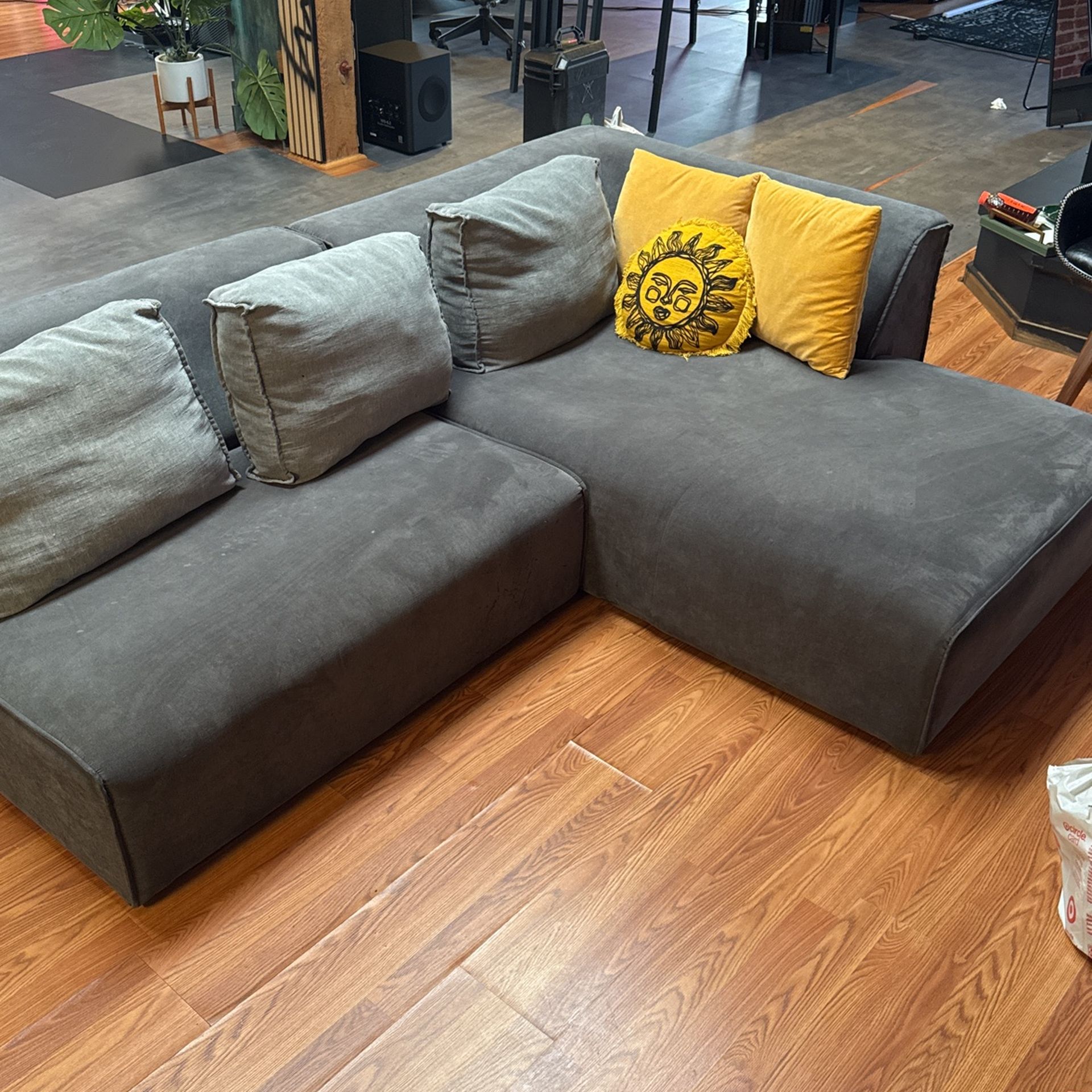 L Shape Premium Couch with Sectional - Well Kept, Modular. 