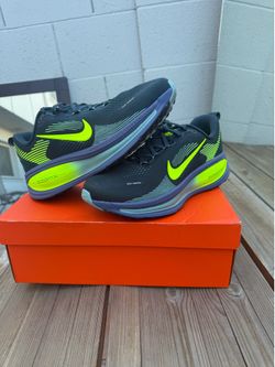 Nike Vomeros 18s 10.5