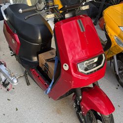 CENBIRD FARTHER MOPED SCOOTER WHOLE OR PARTS CALLS ONLY!!