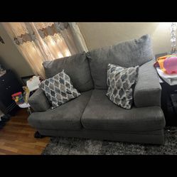 Living Room Set *NEGOTIABLE*