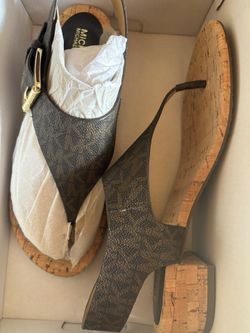Michael Kors Women Sandals  6.5