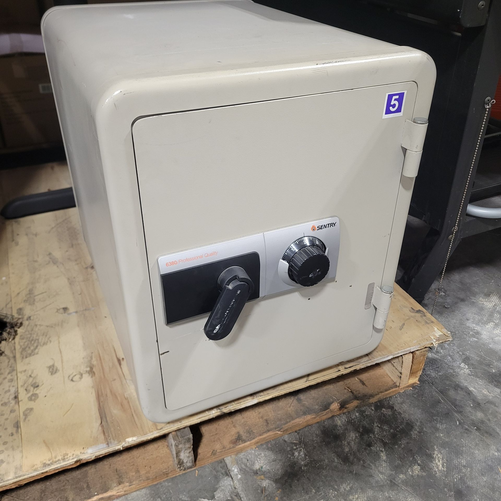 For Sale: Sentry 6380 Safe – $100 (Pick Up Only)