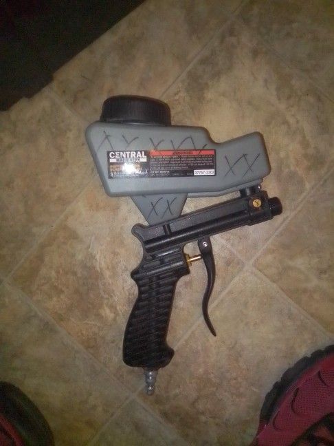 Central Machinery Portable Sand Blaster Gun Kit