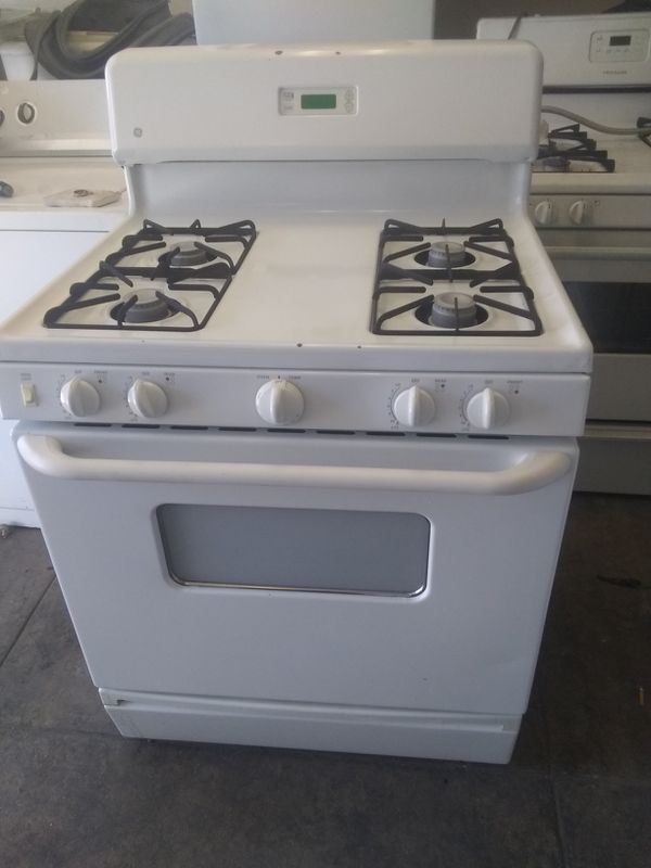 Ge gas stove white for Sale in San Bernardino, CA - OfferUp