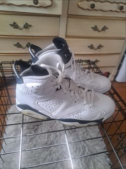 Nice jordans sz 9.5 shoot me an offer