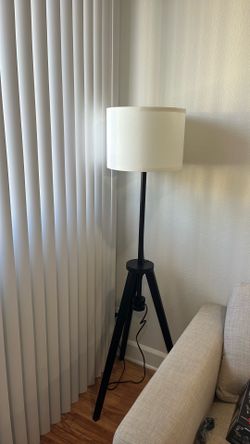 Extendable Floor Lamp