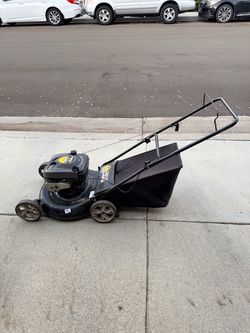 Gas Push Lawn Mower with Bag