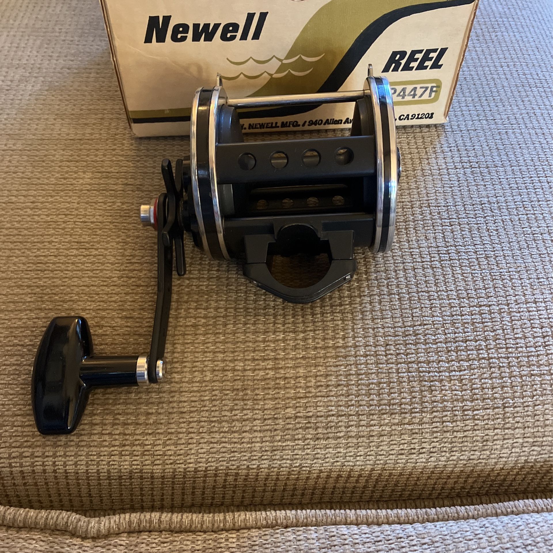 Newell Reel Model P447F Like New In Box