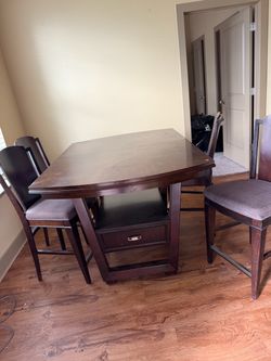 Counter Height Dining Table with 4 Chairs