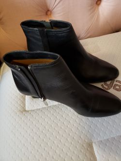 Women size 7 Coach boots
