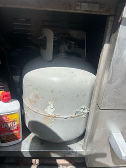Gas tank