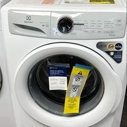 Electrolux 27" Front Load Washer ELFW7337AW