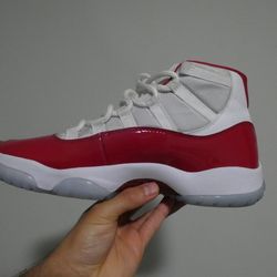 Jordan 11 Cherry (2022) - VNDS (Worn 1x) - OG All (Damaged Box)