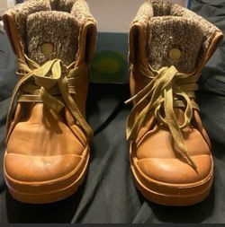 Tan ankle Boot with buckle on the side