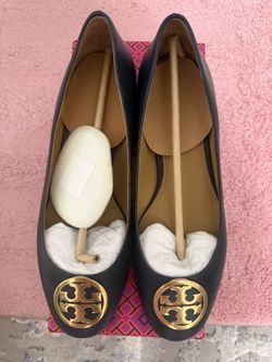 Tory Burch for women’s! Excellent Condition ( ask for price)