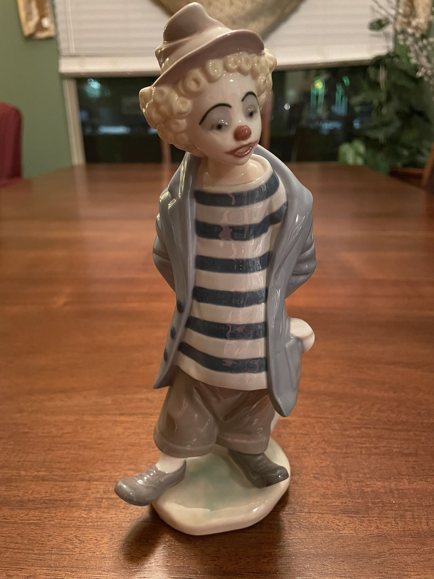 Lladro #7602 "Little Traveler" Collectors Society Piece In 1986