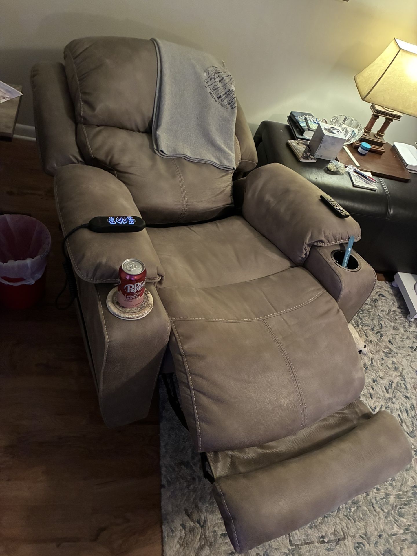 Lazy-BoyRecliner. Still Will Force You To Nap And In Great Condition. Electric Features