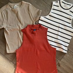 Women’s sz Medium fitted, ribbed business casual tops. 