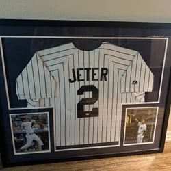 Signed Derek Jeter Jersey COA