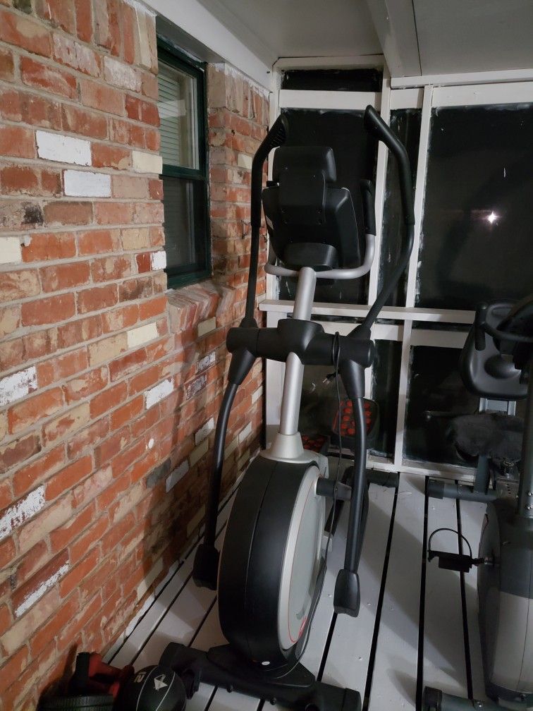NordicTrack Elite 10.9 Elliptical FOR SALE350 or Best Offer. FOR LOCAL