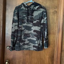 Hollister Camouflage Hoodie With Front Pouch/pocket