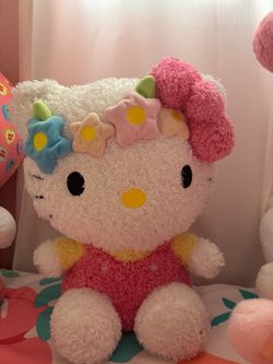 Hello Kitty Plushie