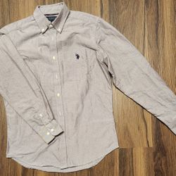 NWOT Mens Sz Sm U.S. Polo Assn. Long Sleeved Button Up Shirt with Pocket in Perfect Condition