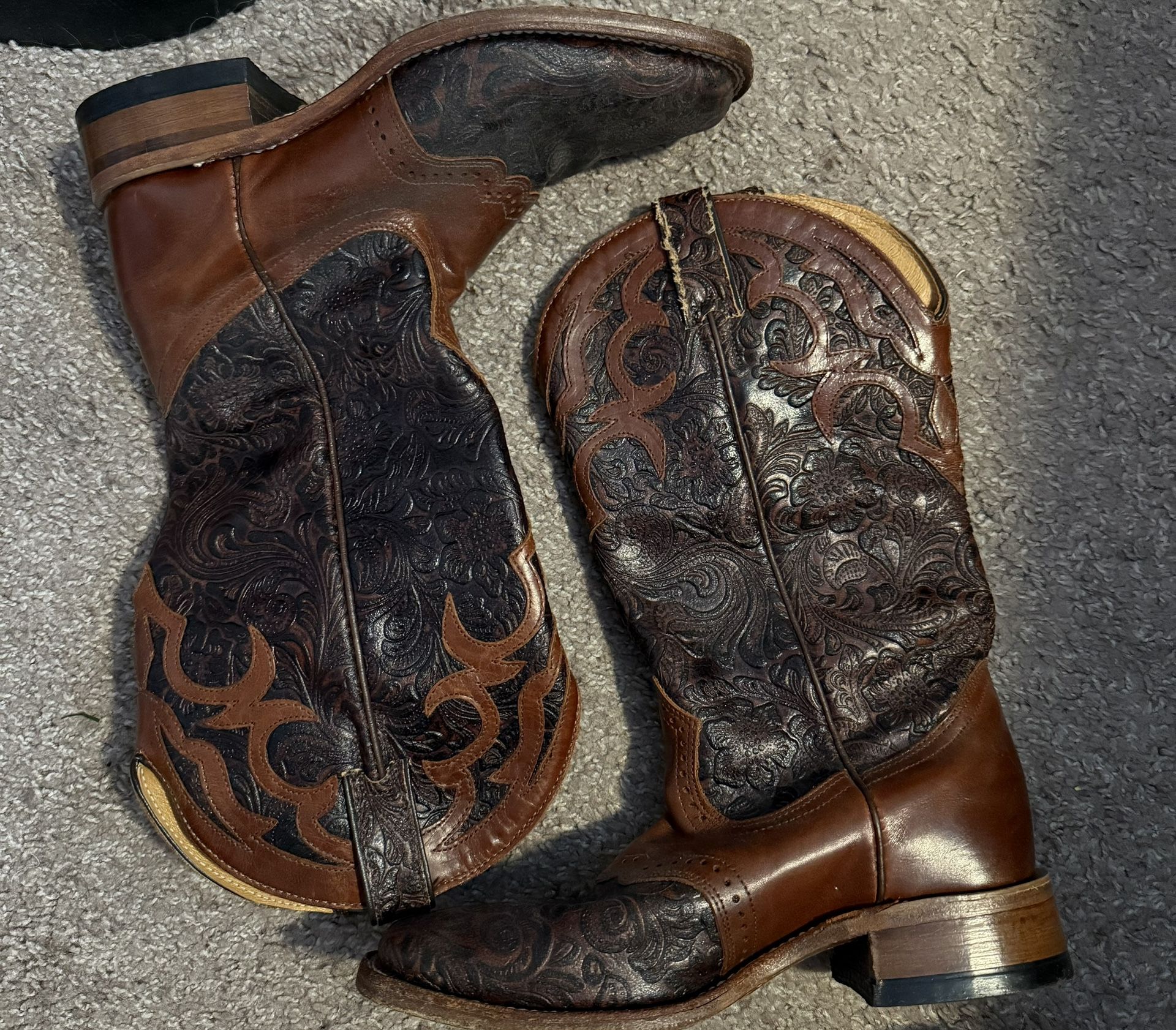 Women’s Boots (Size 7)