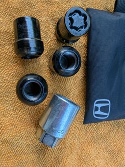 Honda Ridgeline OEM wheel lock kit