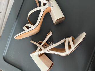 White heels size 6.5