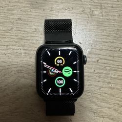 Apple Watch Series 5 , 44 M. 