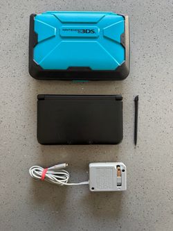 Black Nintendo 3DS XL – Loaded with games