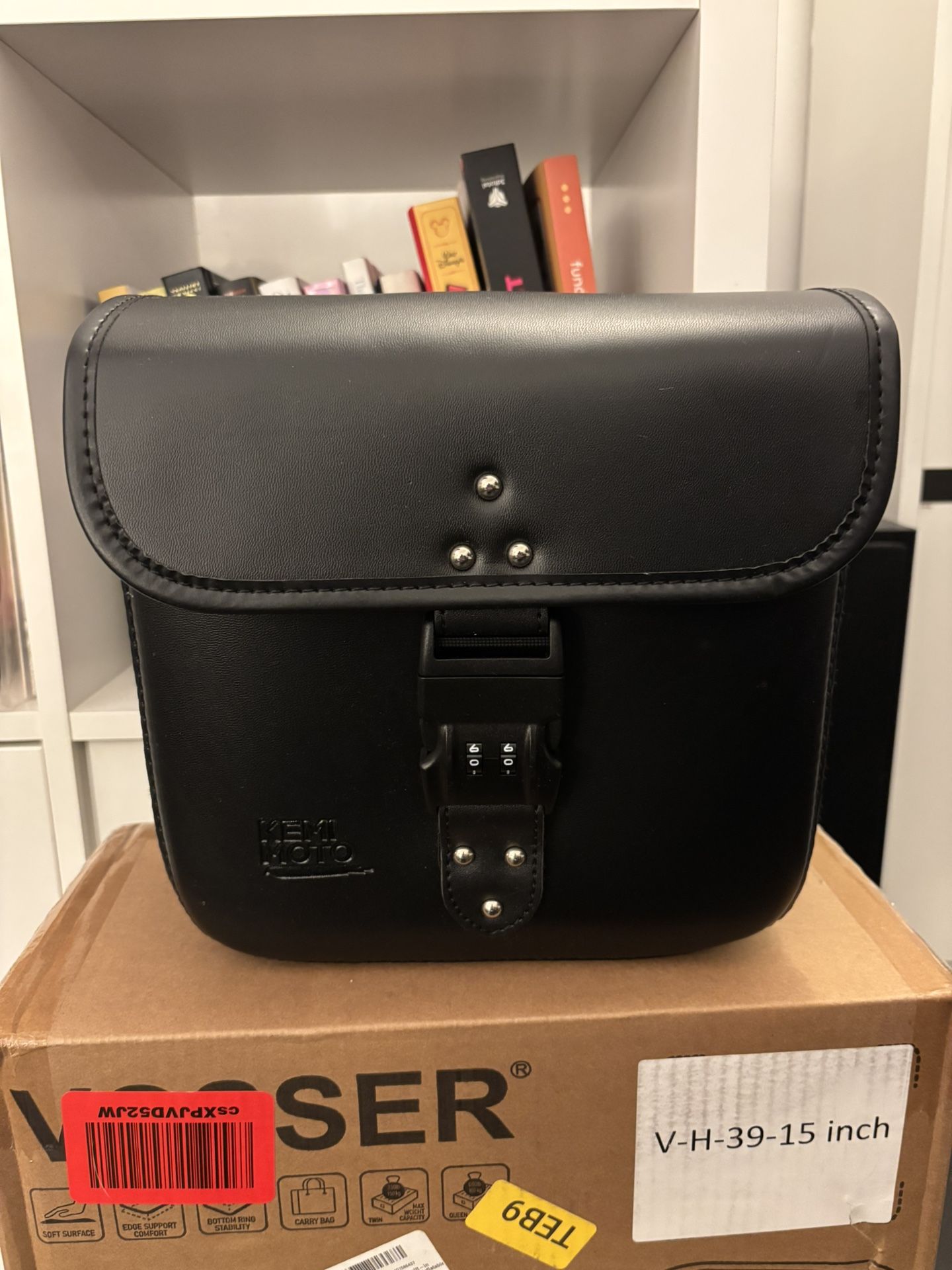 KEMIMOTO Motorcycle Saddlebag – Hard Leather – Locking – Brand New