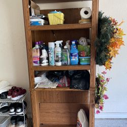 Wooden bookshelf 