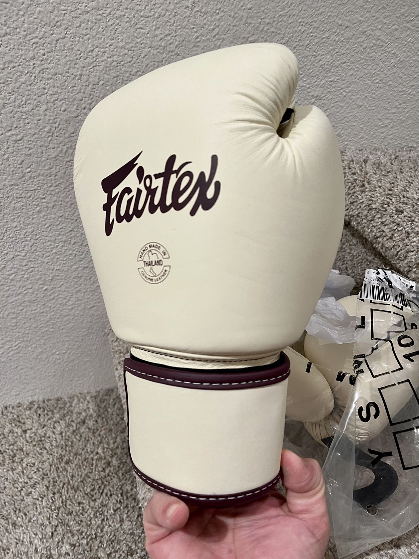 Fairtex Real Leather Muay Thai Boxing Gloves 16 oz, Cream White, BRAND NEW!