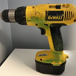 Dewalt CORDLESS ADJUSTABLE CLUTCH DRILL/DRIVER