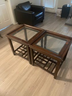 Living room side tables(2)